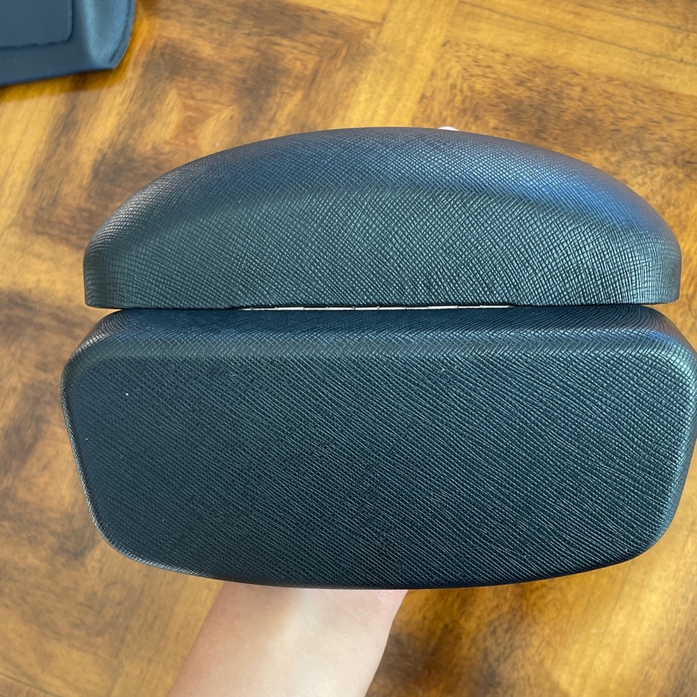 Salvatore Ferragamo Black Sunglasses Case - Picture 7 of 8